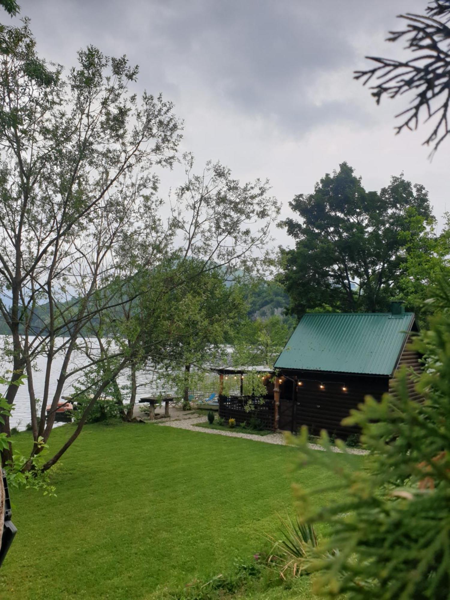 Jajce Lake Cottage-Plivsko Jezero ภายนอก รูปภาพ